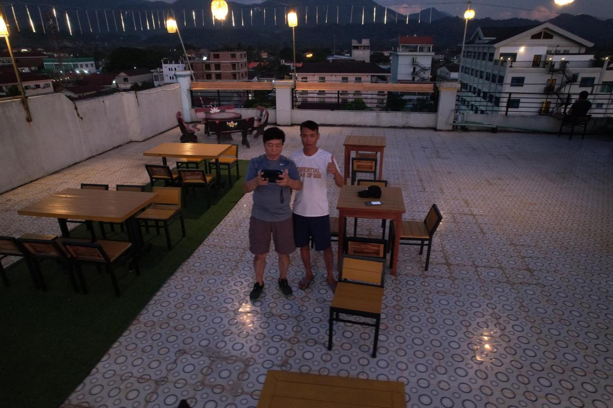 Annecy Hotel Vang Vieng Eksteriør billede