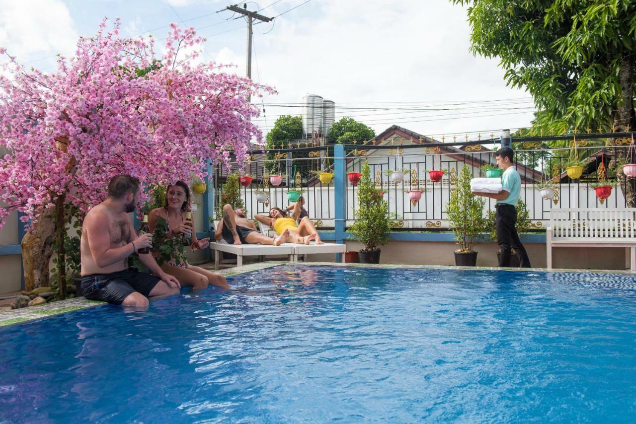 Annecy Hotel Vang Vieng Eksteriør billede