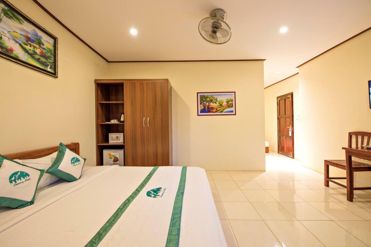 Annecy Hotel Vang Vieng Eksteriør billede